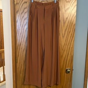 Never been worn, size 2 , 90%rayon, 10% cotton pant